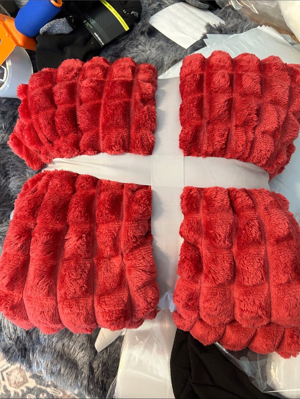Plush Faux Fur Throw Blanket - Vibrant Red Cozy Comfort